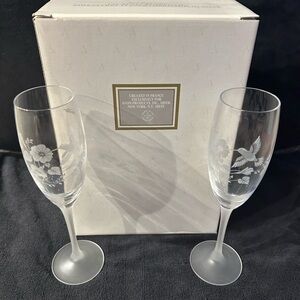 Avon Hummingbird Crystal Collection Champagne Flutes (2)